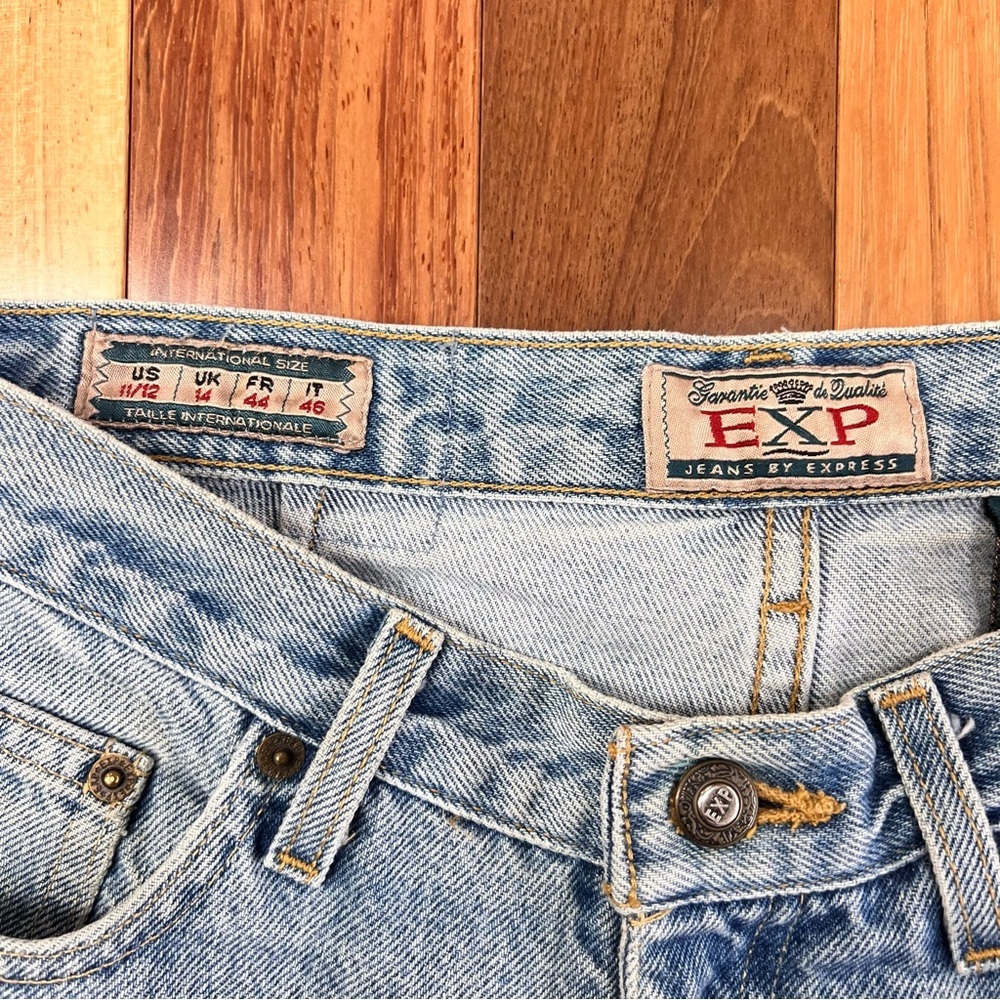 Vintage Straight Leg Express Jeans- Best for a US 6 - Picture 5 of 9